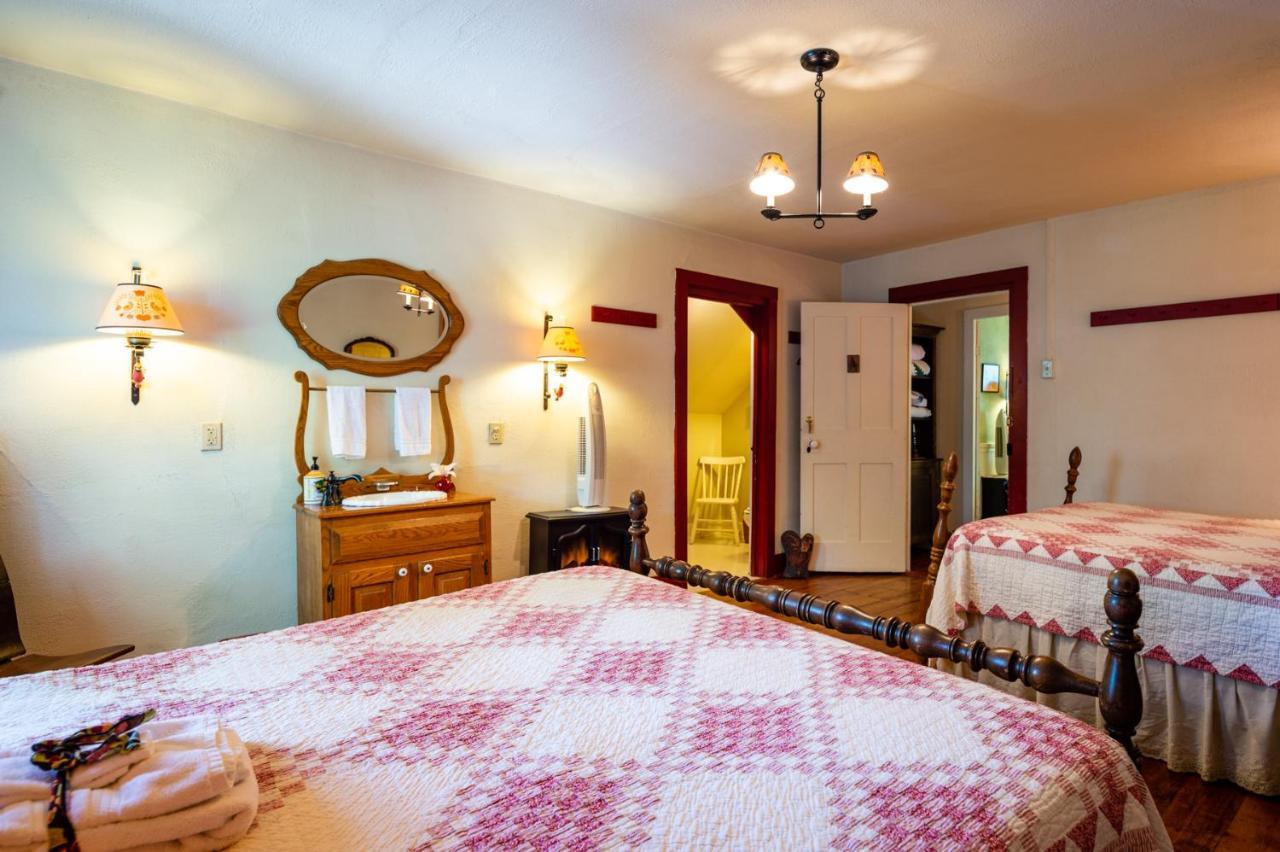 Bed and Breakfast The Pines Of Dresden Экстерьер фото
