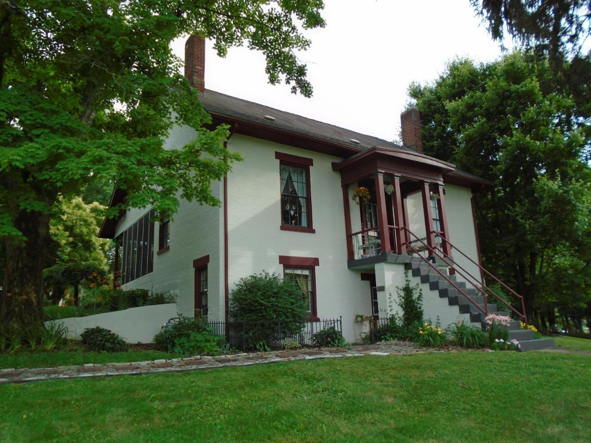 Bed and Breakfast The Pines Of Dresden Экстерьер фото