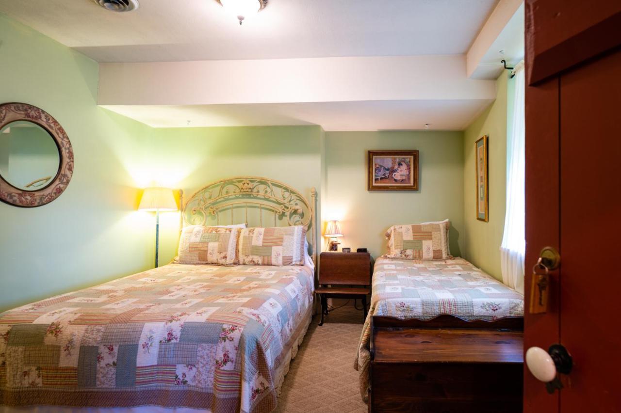 Bed and Breakfast The Pines Of Dresden Экстерьер фото