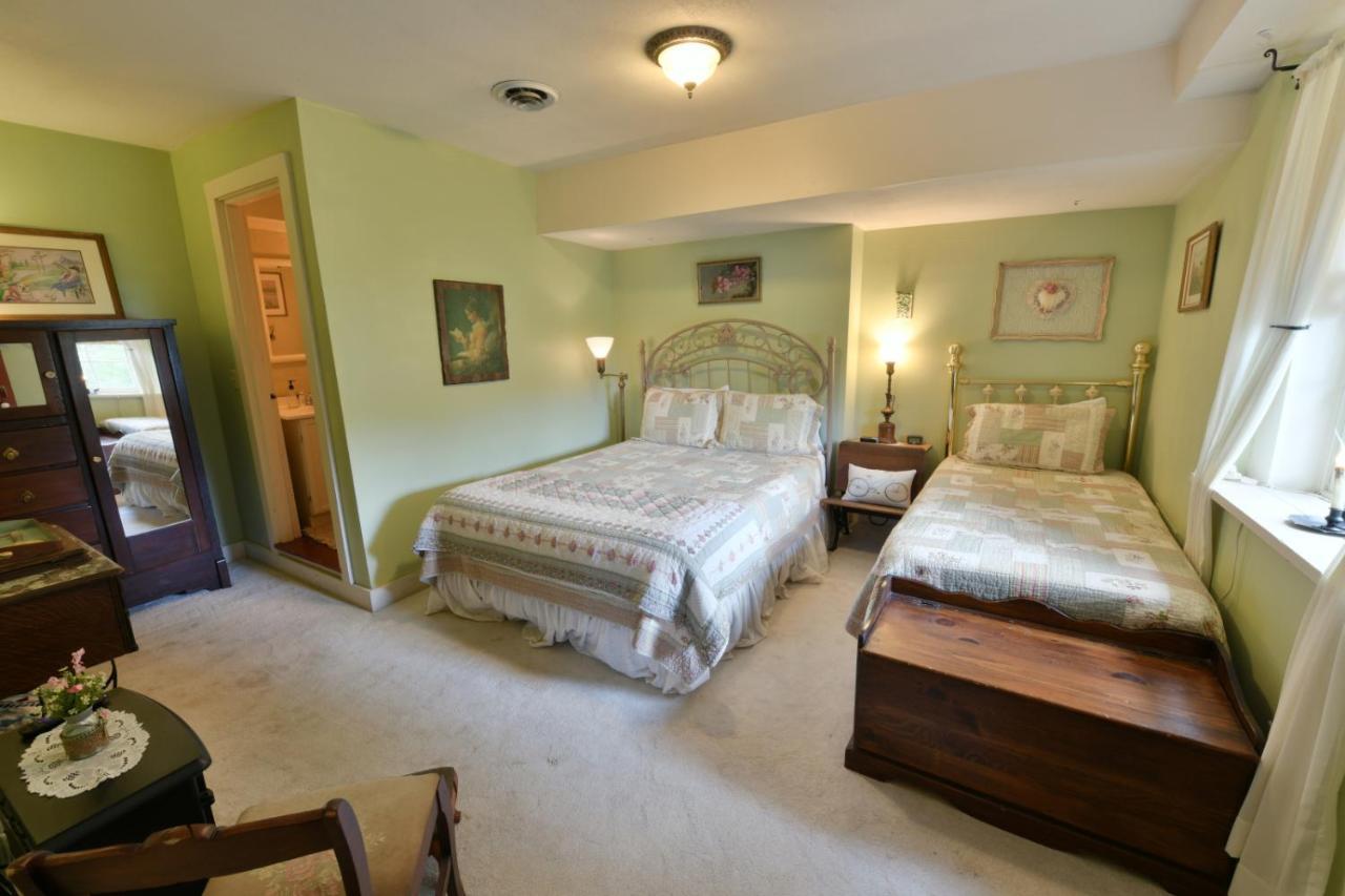 Bed and Breakfast The Pines Of Dresden Экстерьер фото