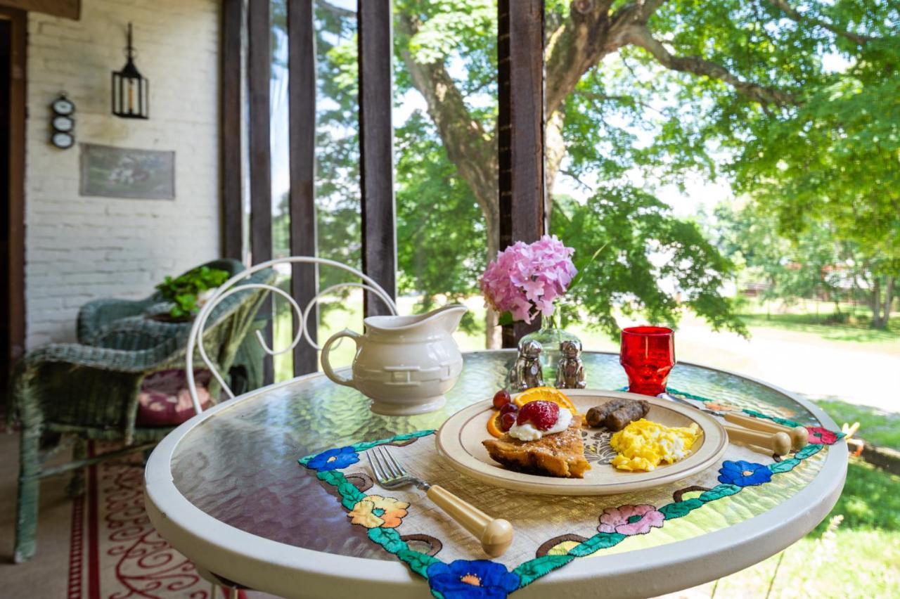 Bed and Breakfast The Pines Of Dresden Экстерьер фото